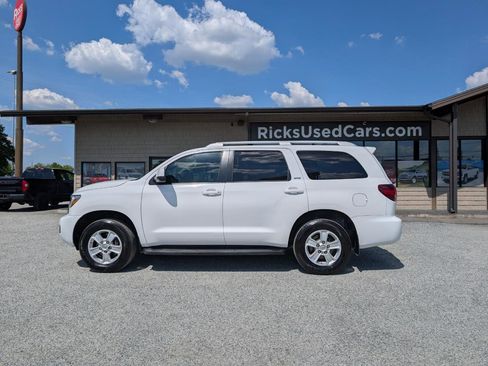 Used 2018 Toyota Sequoia SR5 w/ Premium Package RWD image 11