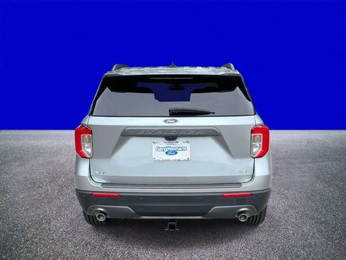 Certified 2024 Ford Explorer XLT w/ Equipment Group 202A AWD/4WD image 4