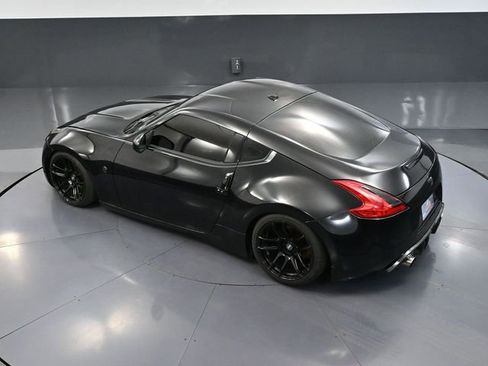 Used 2009 Nissan 370Z Touring RWD image 43