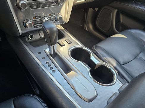 Used 2020 Nissan Pathfinder SL FWD image 25