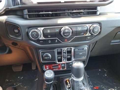 New 2025 Jeep Wrangler Unlimited Sport AWD/4WD image 19