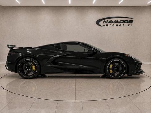 Used 2022 Chevrolet Corvette Stingray Coupe w/ Z51 Performance Package RWD image 8