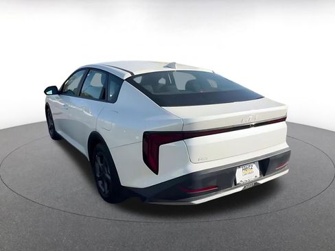 Used 2025 Kia K4 LXS image 11