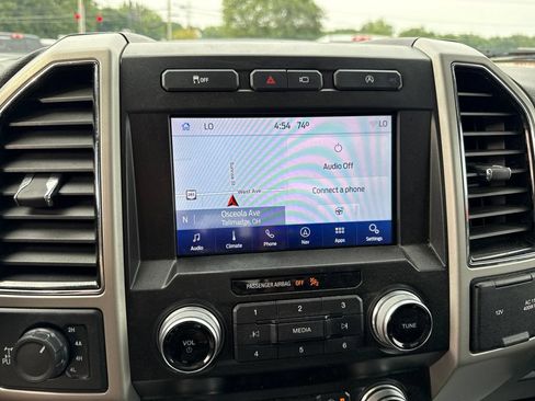 Used 2019 Ford F150 Lariat w/ Equipment Group 502A Luxury AWD/4WD image 35