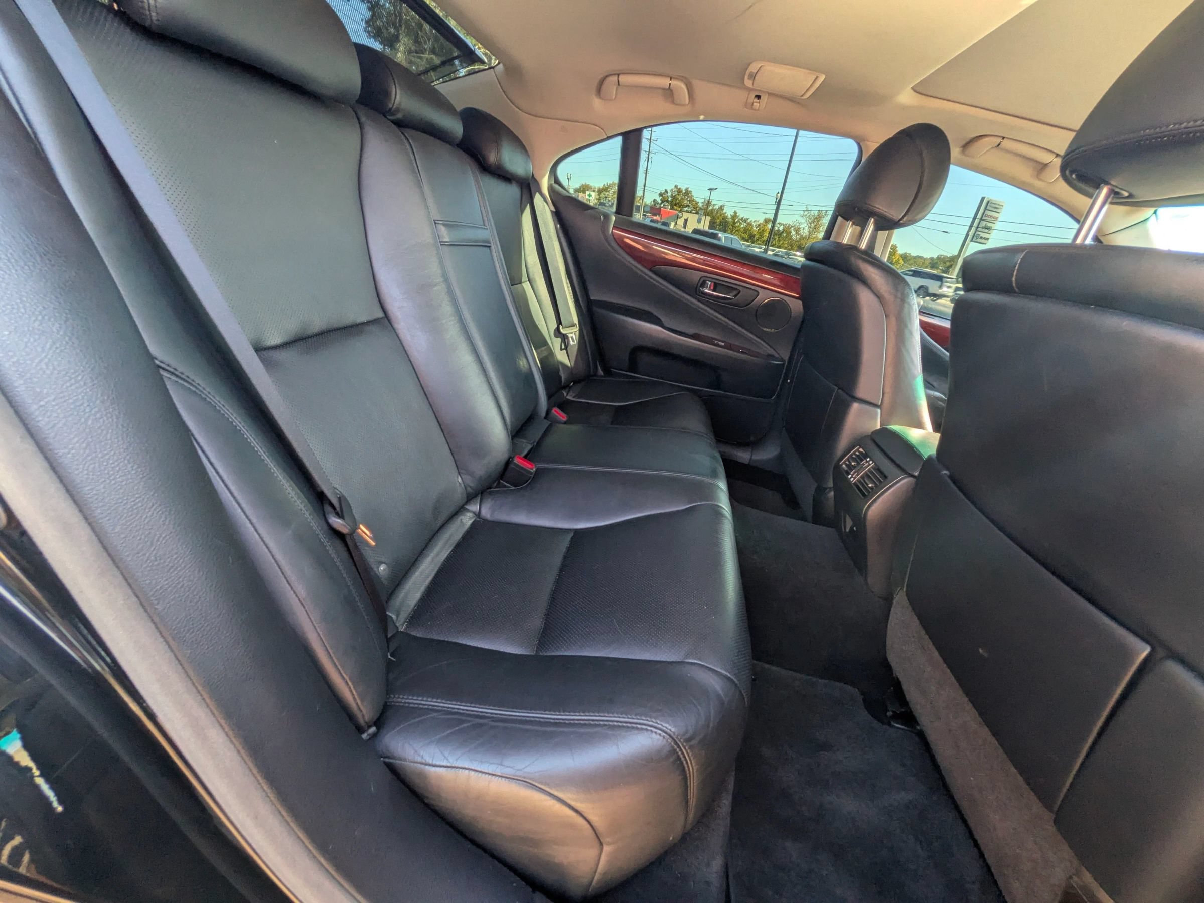 Used 2012 Lexus LS 460 AWD w/ Comfort Pkg image 39