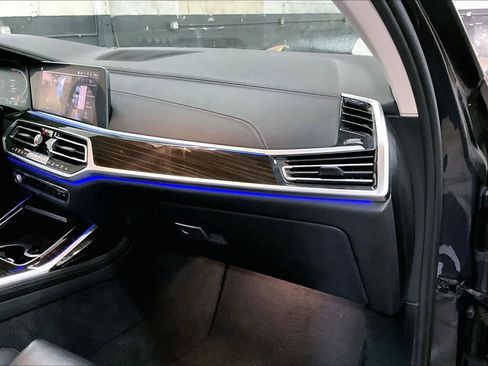 Used 2020 BMW X7 xDrive40i w/ Premium Package image 18