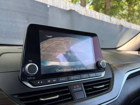 Used 2025 Nissan Altima 2.5 SV FWD image 23