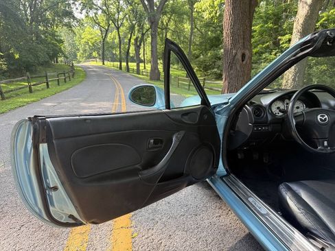 Used 2001 MAZDA MX-5 Miata RWD image 20
