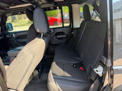 Used 2023 Jeep Wrangler Unlimited Sport AWD/4WD image 10