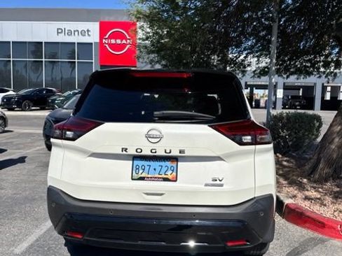 Certified 2023 Nissan Rogue SV w/ SV Premium B Package FWD image 5