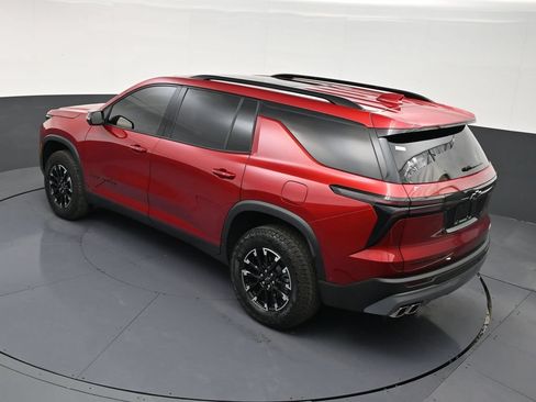 Used 2025 Chevrolet Traverse Z71 w/ Enhanced Driving Package AWD/4WD image 16