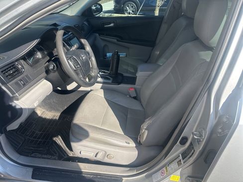 Used 2012 Toyota Camry LE image 4