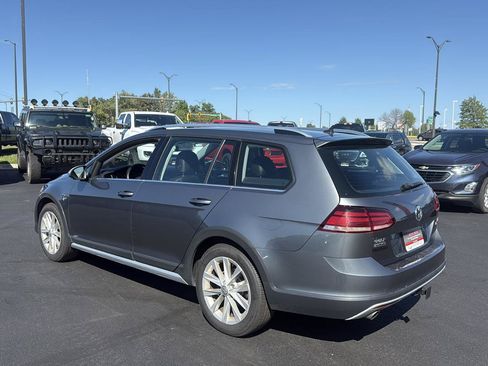 Used 2018 Volkswagen Golf Alltrack S AWD/4WD image 3
