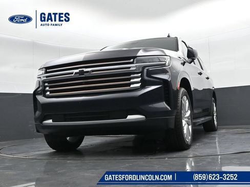 Used 2022 Chevrolet Suburban High Country AWD/4WD image 46