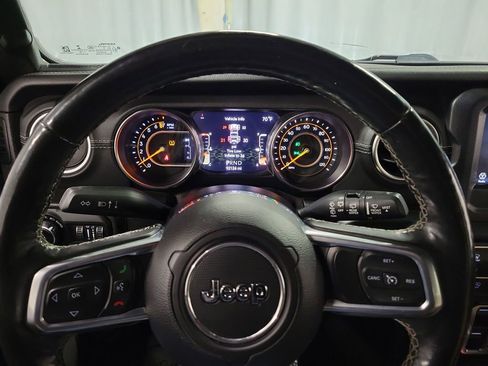 Used 2019 Jeep Wrangler Unlimited Sahara w/ LED Lighting Group image 15