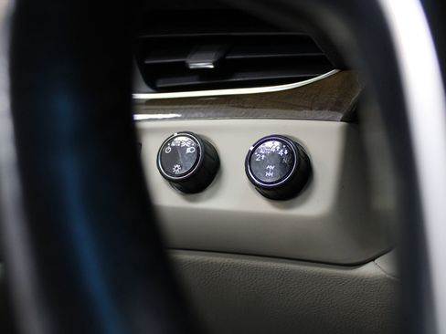 Used 2019 Cadillac Escalade Luxury image 40