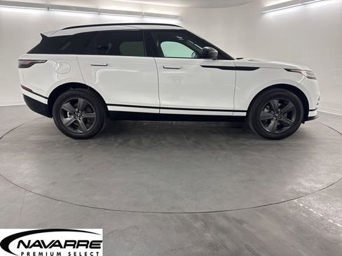 Used 2025 Land Rover Range Rover Velar Dynamic SE image 9