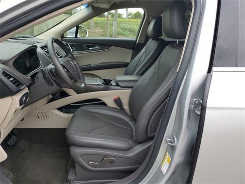 Used 2019 Lincoln Nautilus Reserve image 18