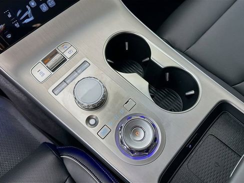 Certified 2026 Genesis GV70 2.5T Advanced image 17