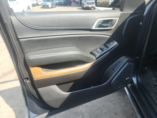 Used 2020 GMC Yukon XL Denali w/ Denali Premium Package RWD image 13
