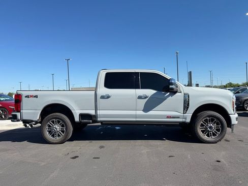 Used 2025 Ford F250 Platinum w/ Platinum Plus Package AWD/4WD image 4