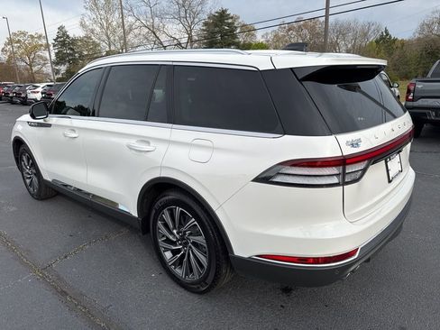 Used 2025 Lincoln Aviator 2WD image 3