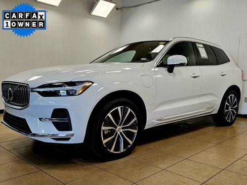 Used 2022 Volvo XC60 T8 Inscription Expression w/ Protection Package image 3