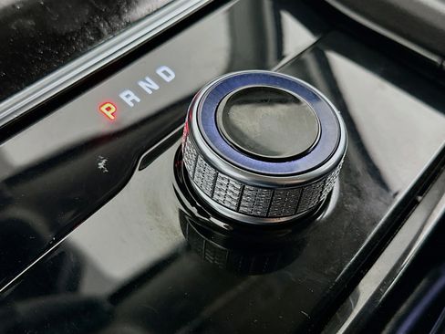 Used 2023 Jeep Grand Cherokee Laredo image 24