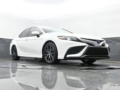 Used 2024 Toyota Camry SE image 23