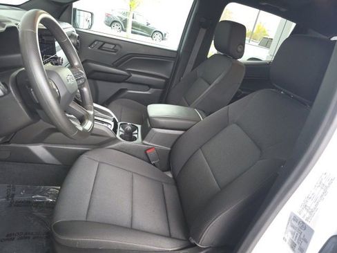 Used 2024 Chevrolet Colorado Trail Boss image 22