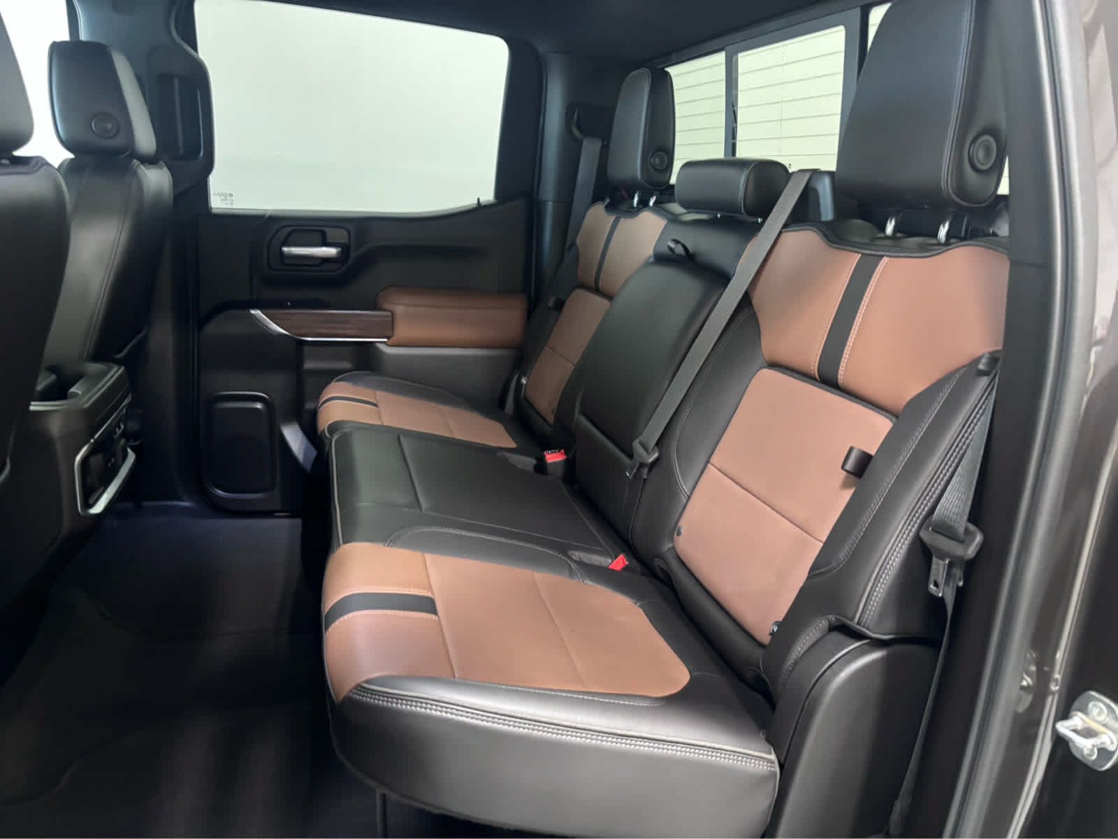 Used 2021 Chevrolet Silverado 1500 High Country w/ Technology Package AWD/4WD image 14