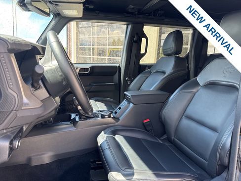 Used 2025 Ford Bronco Outer Banks AWD/4WD image 16