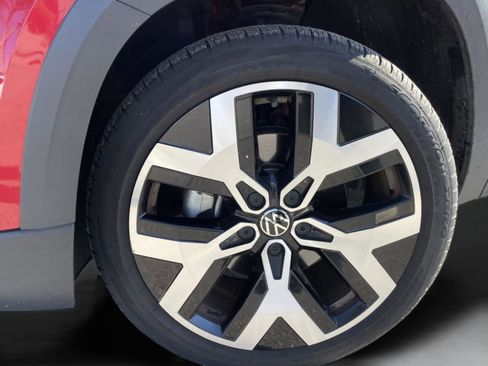 Used 2023 Volkswagen Taos SEL image 35