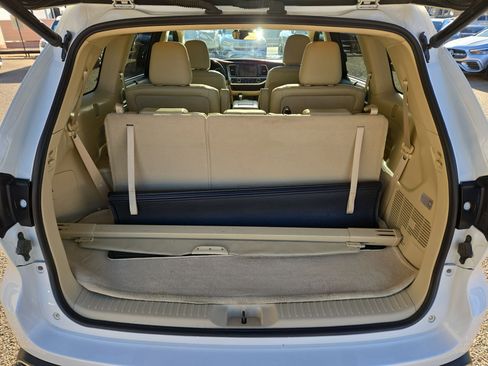 Used 2018 Toyota Highlander Limited Platinum w/ Carpet Mat Package (TMS) image 12
