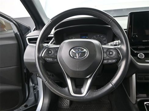 Used 2024 Toyota Corolla Cross SE w/ Moonroof Package image 9