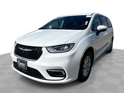 Used 2023 Chrysler Pacifica Touring-L