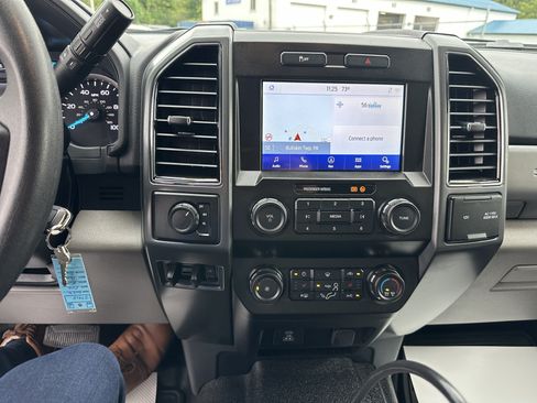Used 2022 Ford F550 4x4 SuperCab Super Duty w/ XLT Value Package image 16