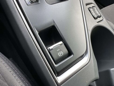 Certified 2025 Subaru Crosstrek 2.0i Premium image 21