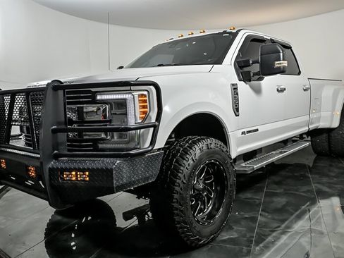 Used 2017 Ford F350 Lariat w/ Lariat Ultimate Package AWD/4WD image 5