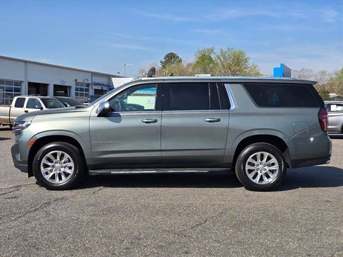 Used 2023 Chevrolet Suburban Premier image 23