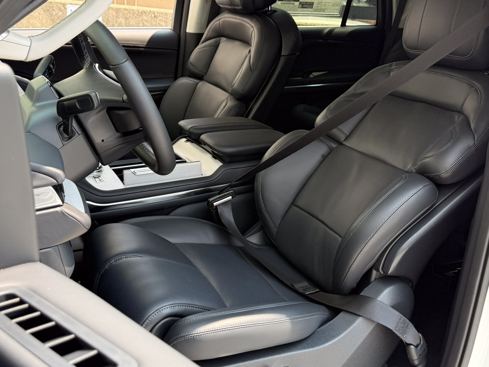 New 2027 Lincoln Navigator Premiere AWD/4WD image 27