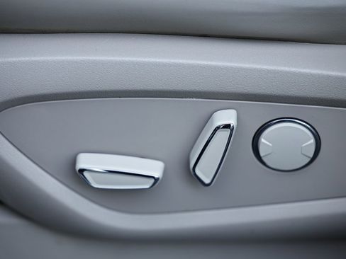 Used 2021 Lincoln Nautilus Reserve image 23