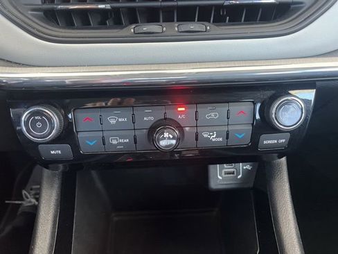 Used 2022 Jeep Compass Limited AWD/4WD image 12