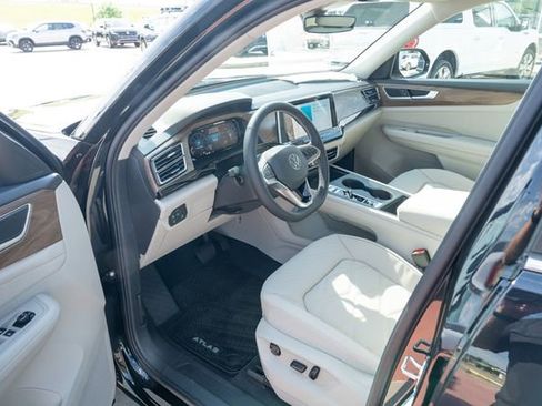 New 2026 Volkswagen Atlas SE FWD image 17