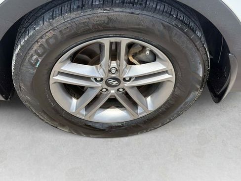Used 2017 Hyundai Santa Fe Sport FWD image 11