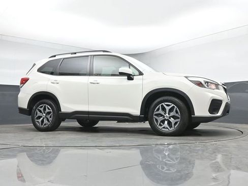 Used 2020 Subaru Forester Premium AWD/4WD image 32