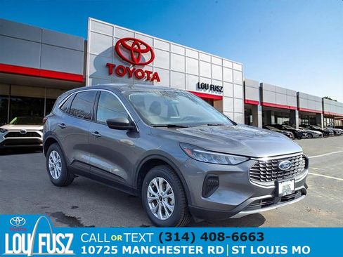 Used 2023 Ford Escape Active image 1