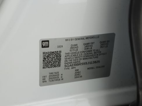 Used 2025 Buick Enclave Sport Touring w/ Super Cruise Package image 12