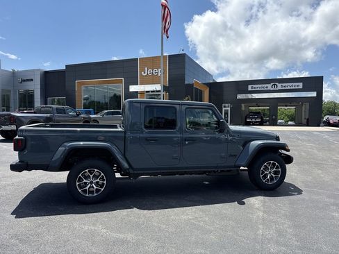 New 2026 Jeep Gladiator Sport AWD/4WD image 14