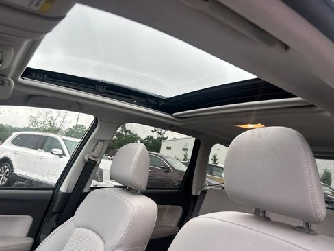 Used 2016 Subaru Forester 2.5i Premium AWD/4WD image 9